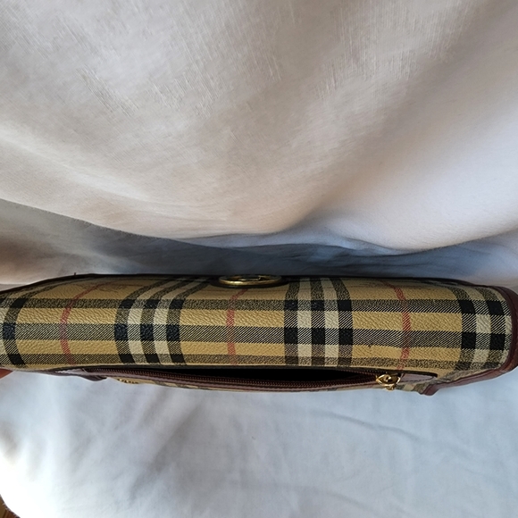 Vintage Burberrys Envelope pouch/clutch/Wristlet - Picture 8 of 16